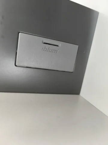 szafka_lazienkowa_biala_mat_drewno10