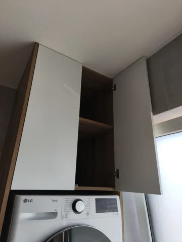 szafka_lazienkowa_biala_mat_drewno13